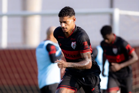 Marrony durante treino no Atlético