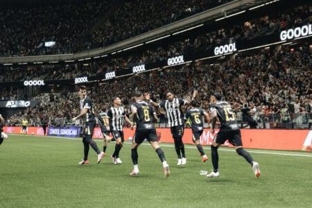 Atlético-MG vence o Santos nos pênaltis e está na semifinais da Sul-Americana