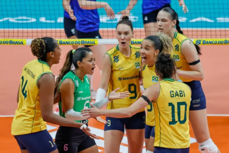 Seleção feminina de vôlei