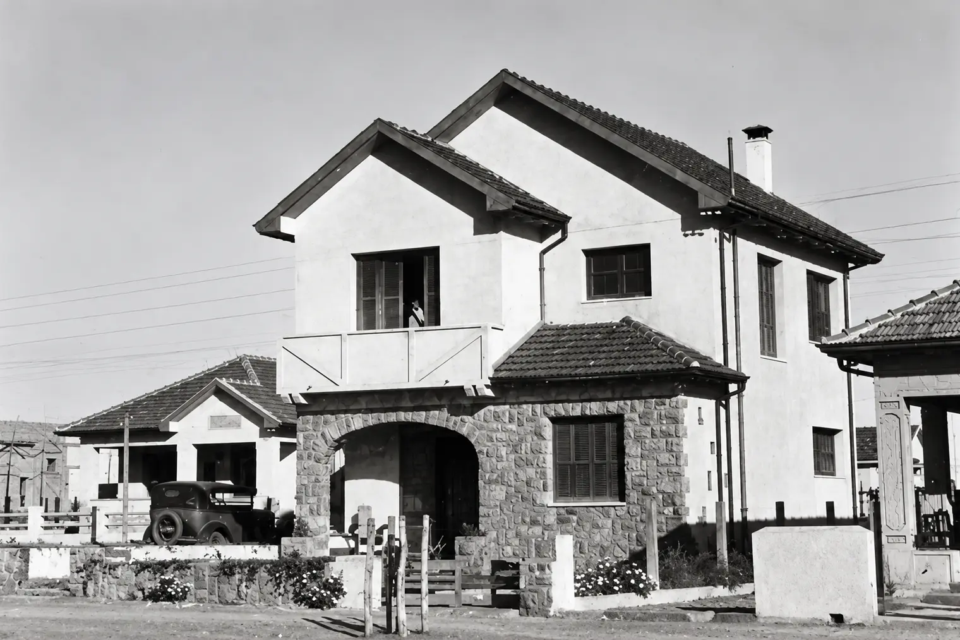 Casarão da Rua 20 integra o conjunto de residências que ajudam a contar os primeiros anos da ocupação urbana de Goiânia (Foto: Acervo histórico)