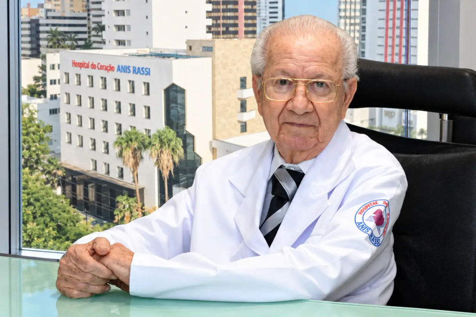 Anis Rassi, médico goiano que se tornou referência internacional nos estudos e no tratamento da doença de Chagas (Foto: Hospital Anis Rassi)