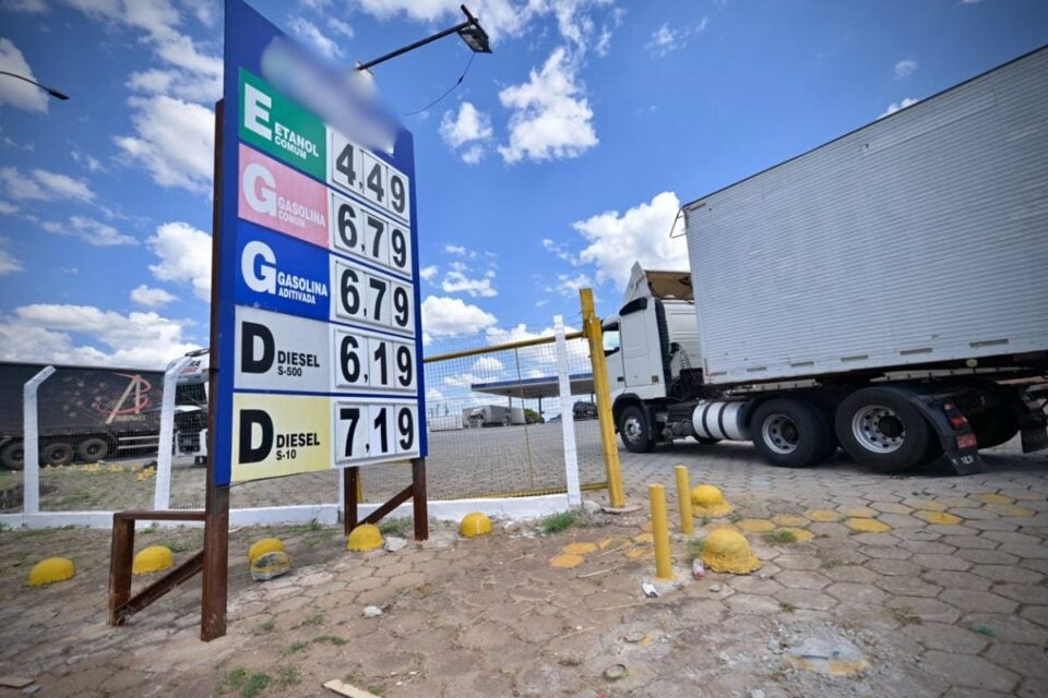 Diesel subiu em média R$ 0,50 nas últimas semanas, segundo o Sindiposto (Foto: Jucimar de Sousa)