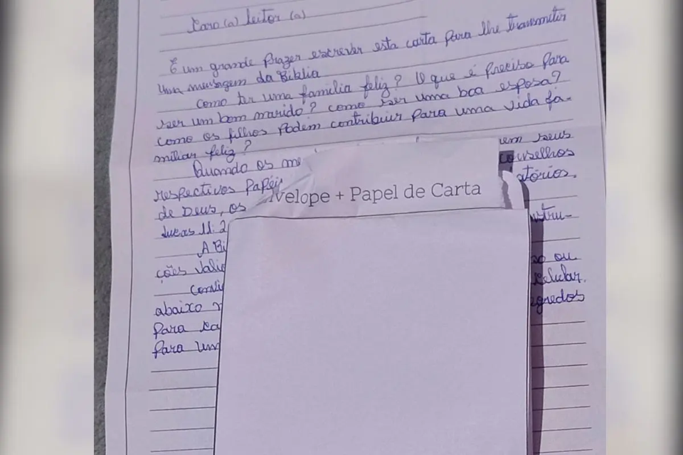 Moradora recebe propaganda diferente de Testemunhas de Jeová e, desconfiada, acha que é golpe (Foto: arquivo pessoal)