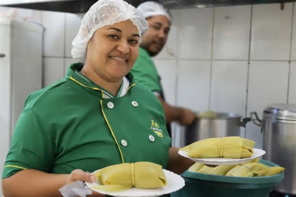Pamonha preparada na Pamonharia da Ana, em Anápolis