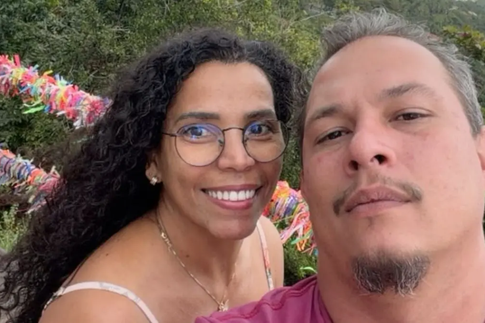 Pacífico Medeiros aparece ao lado da esposa, Iraiby Joicy, após a mudança da família de Rio Verde para Bertioga
