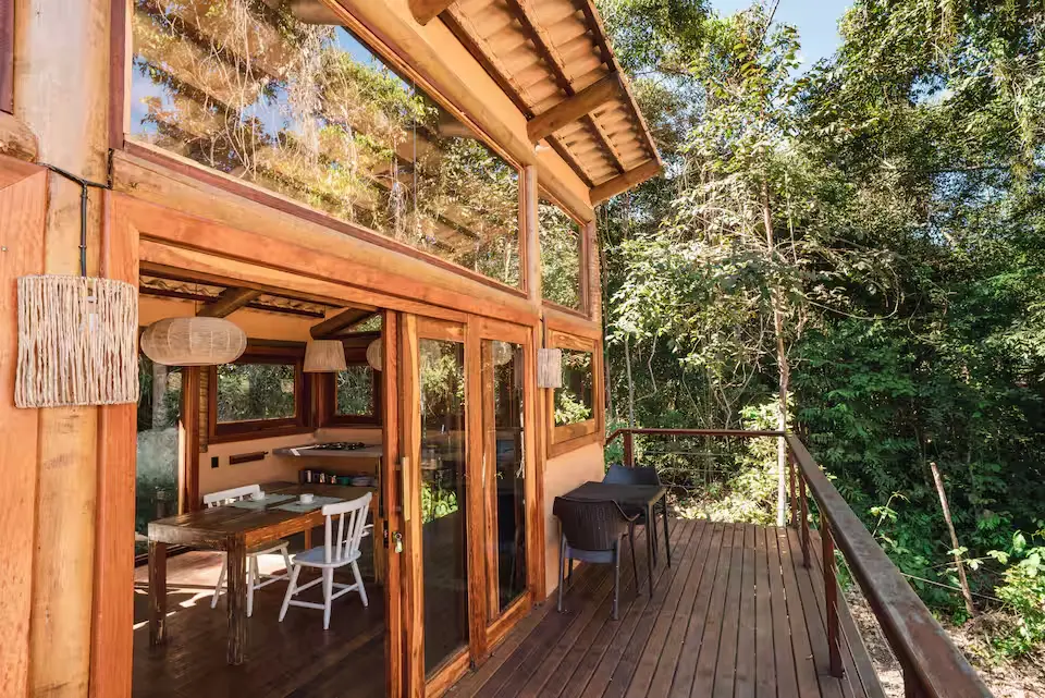 O Chalé Paixão fica na Estrada pra Cachoeira do Segredo (Foto: Airbnb)