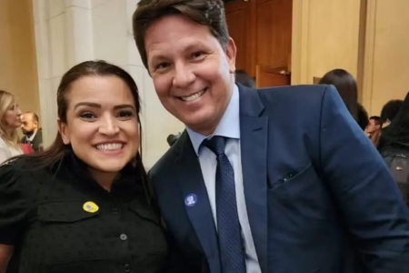 Polícia faz busca, mas não encontra produtora de 'Dark Horse' em endereço com cadastro de 200 empresas Defesa de Karina Gama