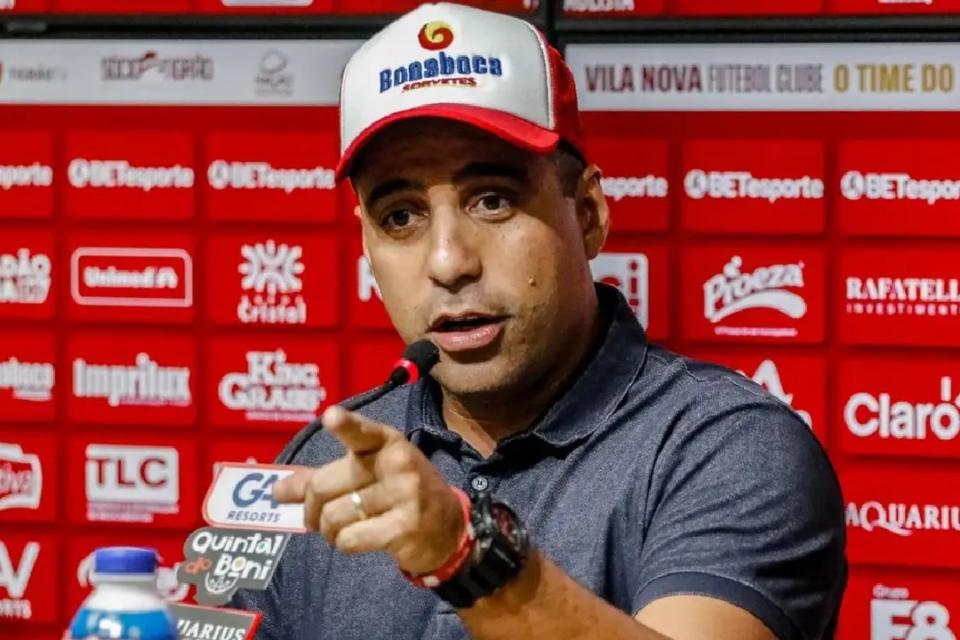 Hugo Jorge Bravo cutuca o Goiás em vitória