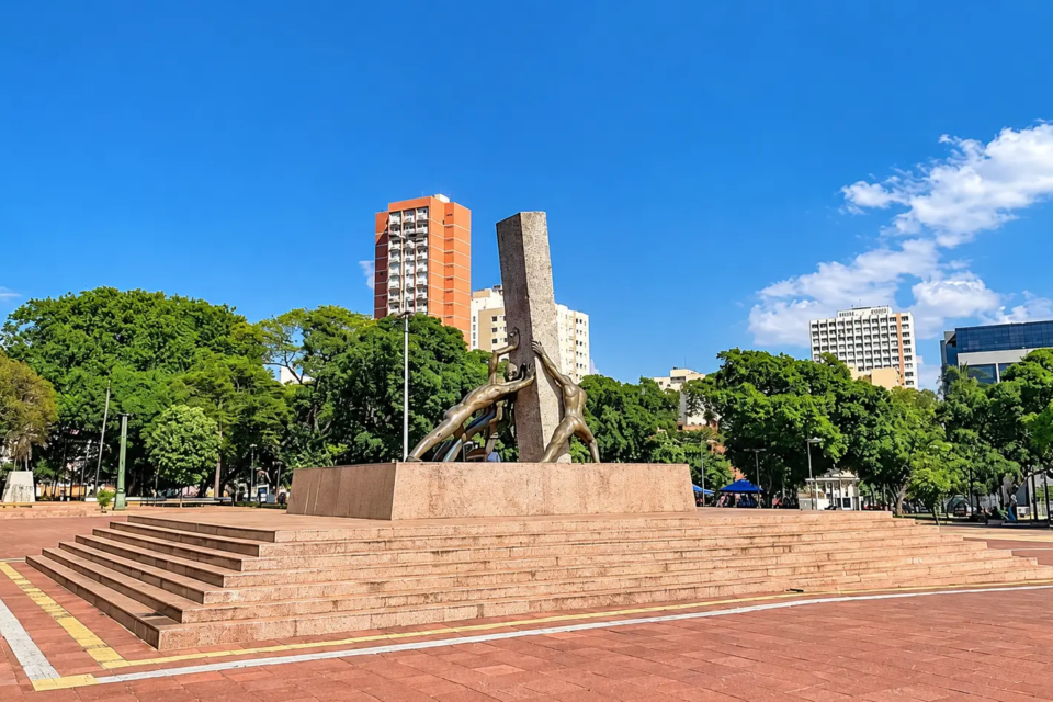 Monumento na Praça Cívica, no Centro de Goiânia (Foto: Prefeitura de Goiânia)