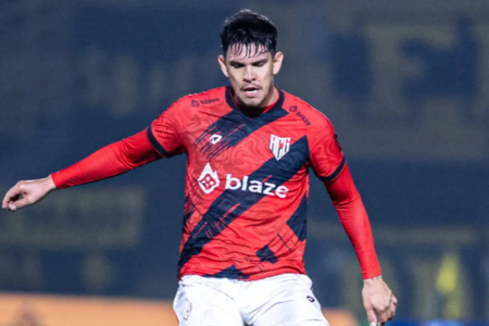 Júnior Barreto é um dos estrangeiros do Atlético-GO