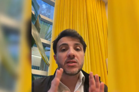 Renan Santos diz que eleitores de Flávio Bolsonaro não ligam para a Operação Dark Horse: 'Amam bandido'