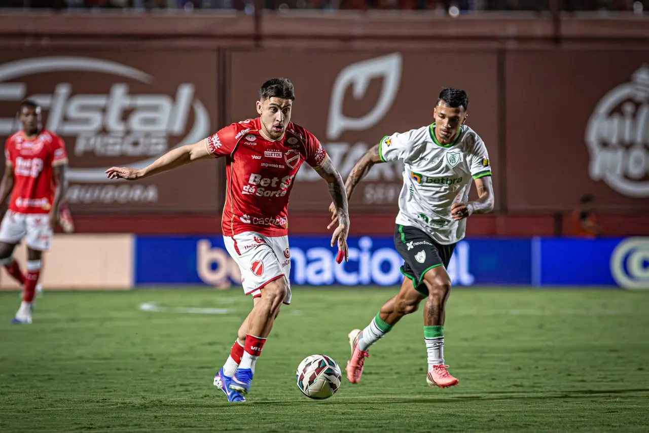 vence o América