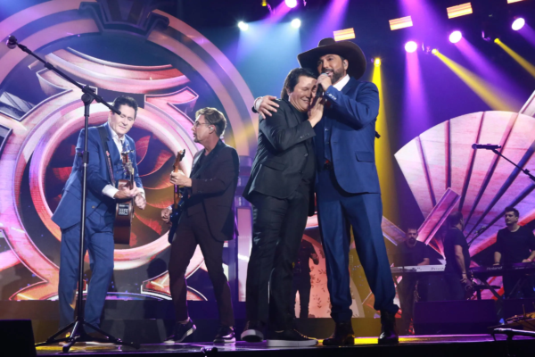Show com Edson & Hudson e Gian & Giovani é destaque no fim de semana em Goiânia; confira a programação