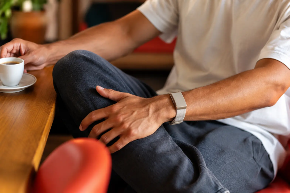 Pulseira inteligente Polar Loop será utilizada para monitorar sono, frequência cardíaca e recuperação de estudantes de Medicina durante a preparação para residência médica (Foto: Divulgação/Polar)
