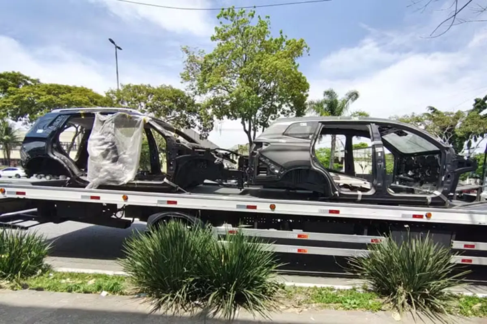 carro x ex-funcionario 