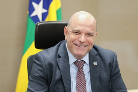Quem é Leandro Crispim, presidente do TJGO que assume governo de Goiás em novembro