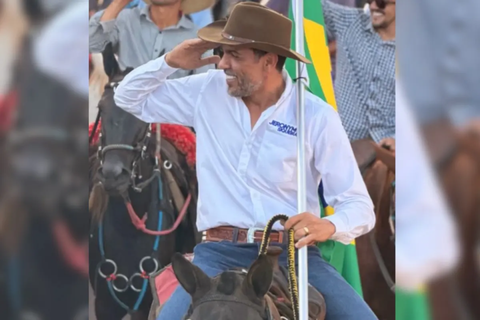O prefeito de São Miguel do Araguaia, Jerônymo José de Siqueira Neto, é acusado de atrasar salários de servidores e o pagamento do duodécimo (Foto: redes sociais)