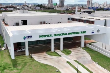 Hospital Universitário de Rio Verde é alvo de cortes de 20% nos salários dos médicos, de acordo com o sindicato (Foto: Divulgação)