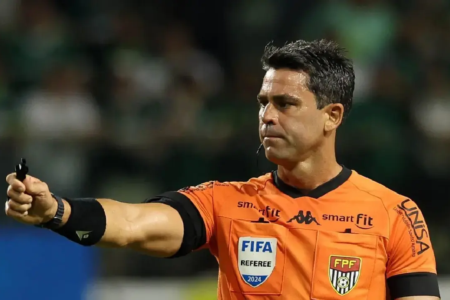 Flávio Rodrigues de Souza apita Goiás x Athletic-MG