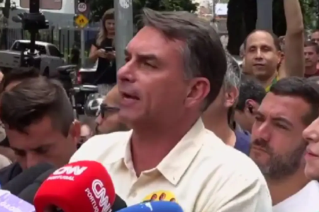 Flávio Bolsonaro diz que discussão do fim da 6x1 é oportunista e defende remuneração por hora de trabalho