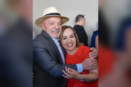 Imagem da vereadora com o Lula