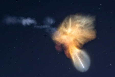 Foguete da SpaceX transforma céu em espetáculo de cores; vídeo Fenômeno é conhecido como space jellyfish, ou “água-viva espacial”