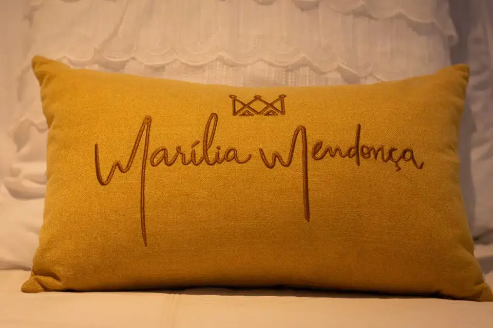 Marília Mendonça - detalhe 2