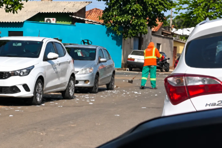 Gari limpa sujeira em Goiânia
