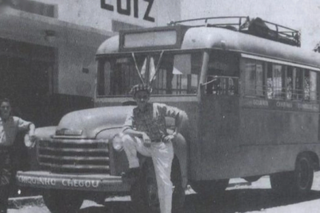 jAntiga jardineira utilizada no transporte de passageiros em Trindade, na Região Metropolitana de Goiânia (Foto: Acervo Bento Fleury)