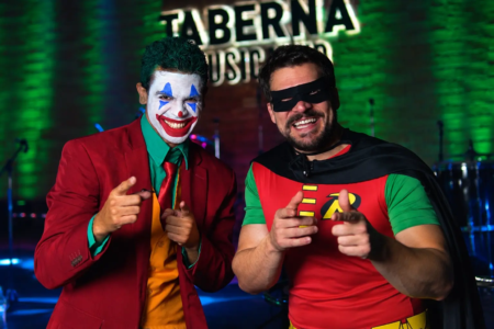 Palhaço e Robin na Taberna Music