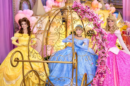 Princesas no Baile do Carro Dourado