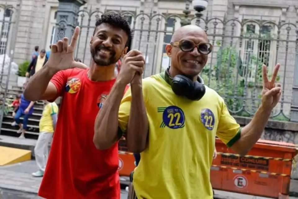 Amigos de infância, eleitores de Lula e Bolsonaro votam juntos "Não misturamos amizade com política, religião ou futebol"