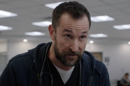 Noah Wyle, de 'The Pitt', é eleito o homem mais sexy do mundo em 2026; veja fotos Aos 55 anos, ator recebeu o título da revista People