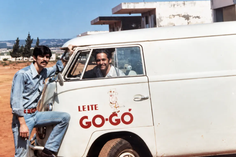 Antigo veículo de distribuição do Leite Gogó, marca que deu nome à região de Goiânia associada à lenda da mulher de branco. (Foto: Reprodução/YouTube)
