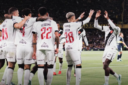 Vasco vence o Boca Júniors e larga em vantagem nas semis