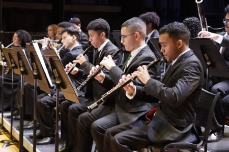 Orquestra juvenil do Basileu França apresenta clássicos do rock em concerto gratuito em Goiânia